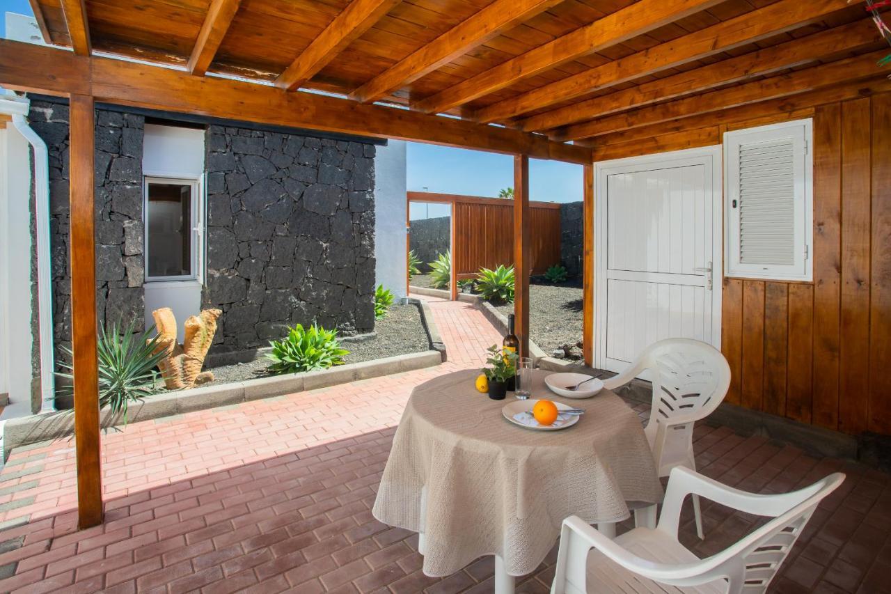 Villa Aleksandra Playa Blanca  Exteriör bild